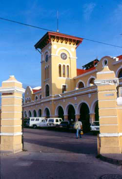 Estaci&oacute;n de Ferrocarriles